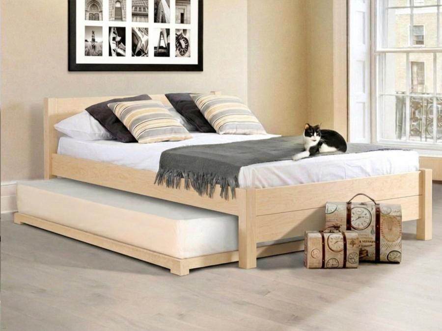 guest bed in maple
