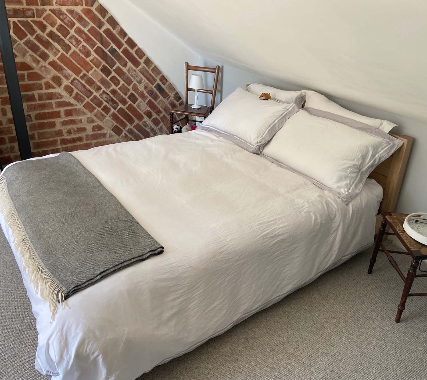 idées de design pour petite chambre : le tissu comme tampon visuel