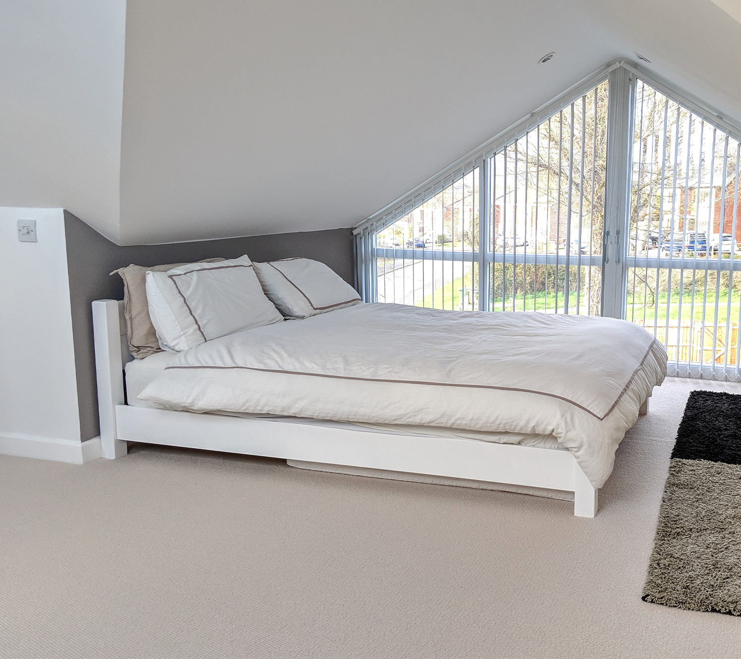 chambre blanche sur blanc contraste subti